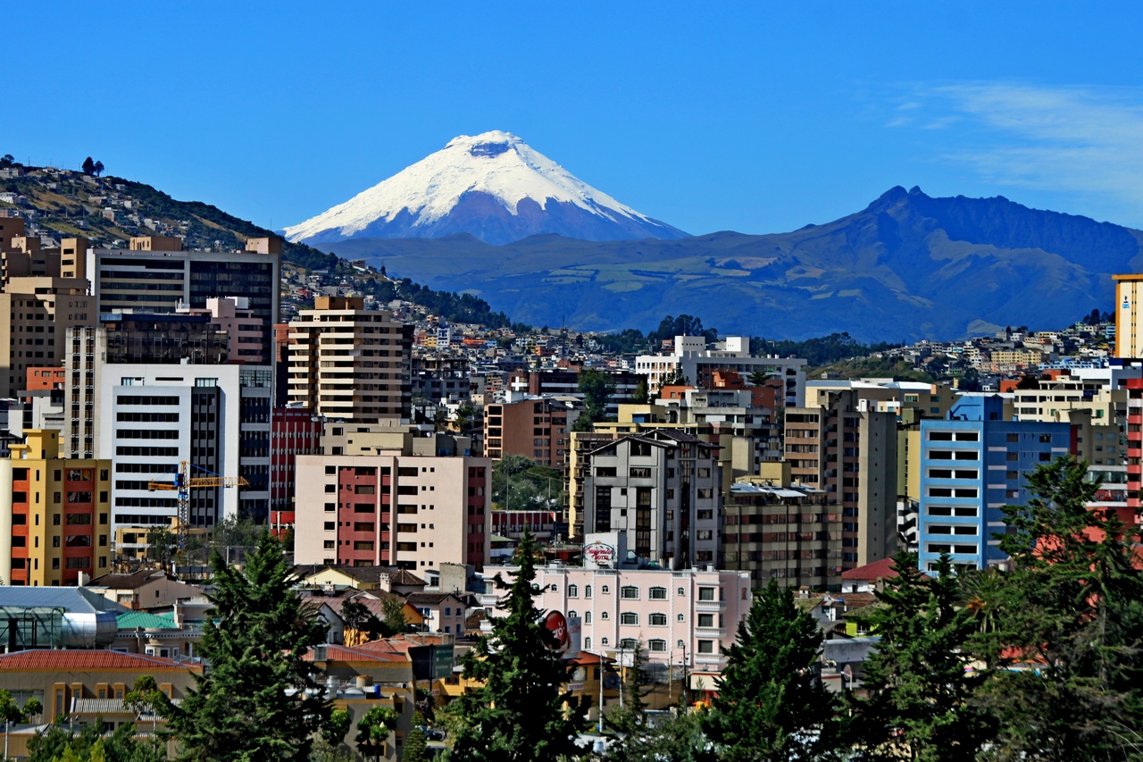 Alarmega Brinda Servicios de Instalacion de Sistemas de Seguridad Electronica y Perimetral a Quito, los Valles y sus alrededores
